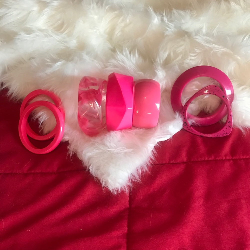 💗”EUC”💗 PINK COLLECTION OF 7 DIFFERENT SIZES